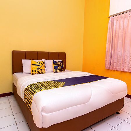Spot On 2697 Homy House Hotell Semarang Eksteriør bilde