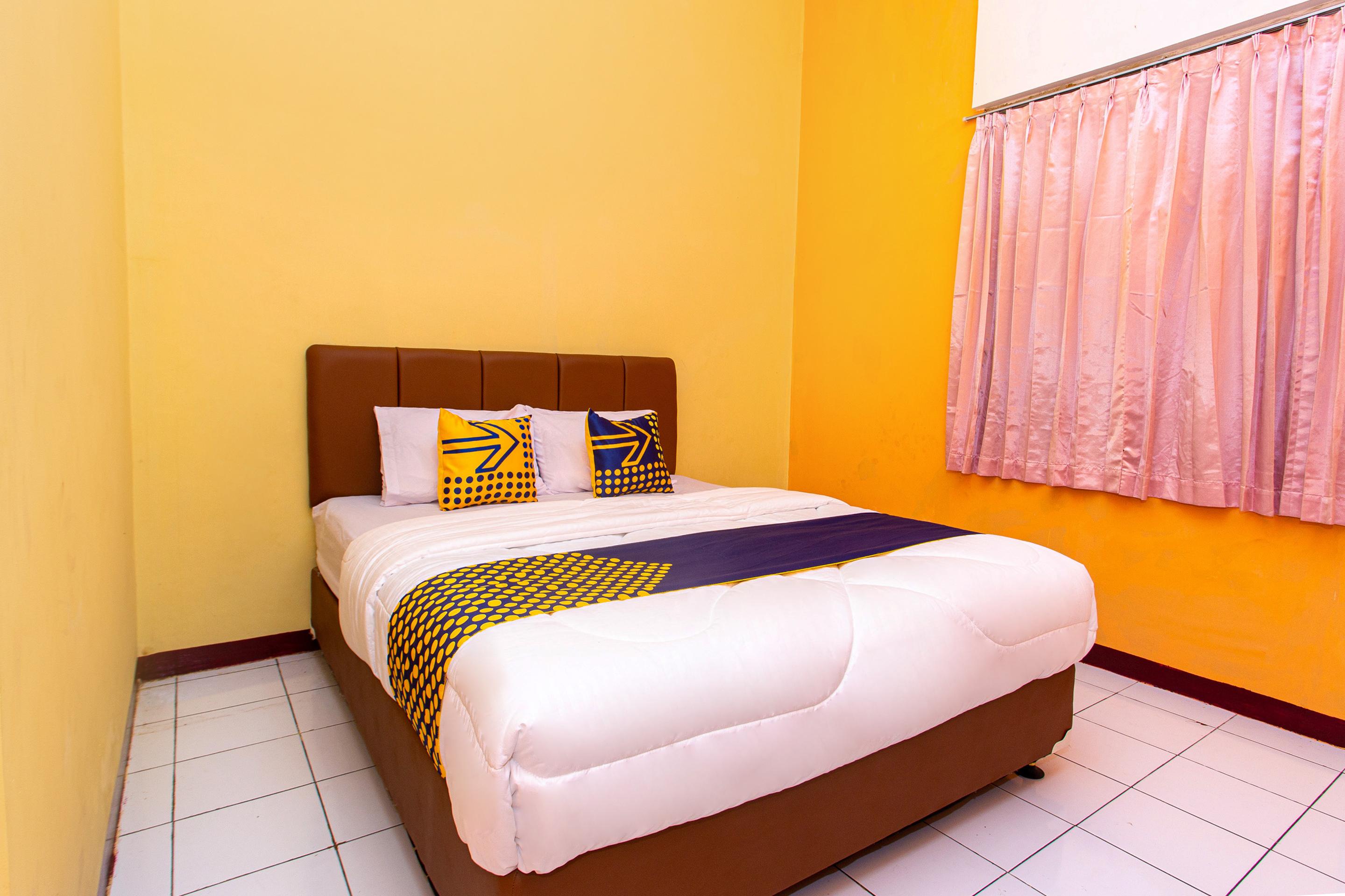 Spot On 2697 Homy House Hotell Semarang Eksteriør bilde