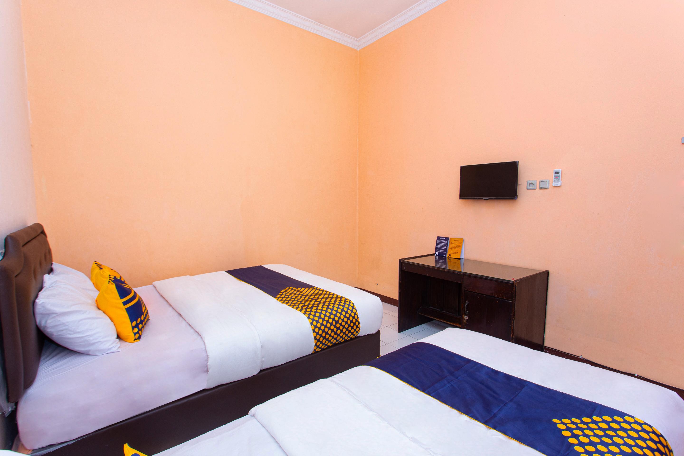 Spot On 2697 Homy House Hotell Semarang Eksteriør bilde