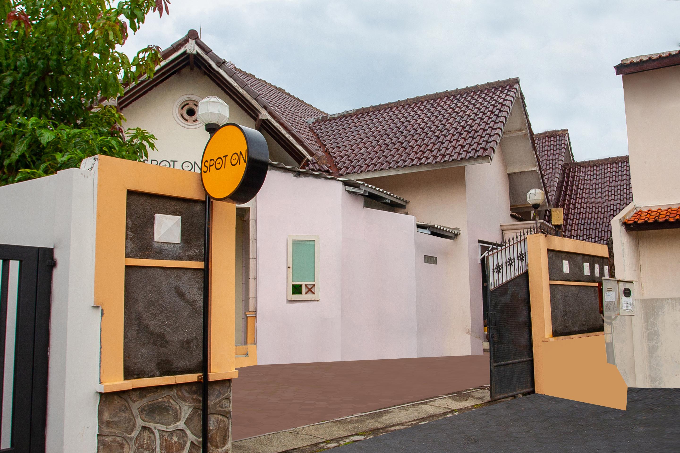 Spot On 2697 Homy House Hotell Semarang Eksteriør bilde